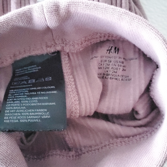 SOLD H&M 2 Piece One-piece & Footed Leggings Ribbed Bundle Baby Girls Newborn - Picture 7 of 7